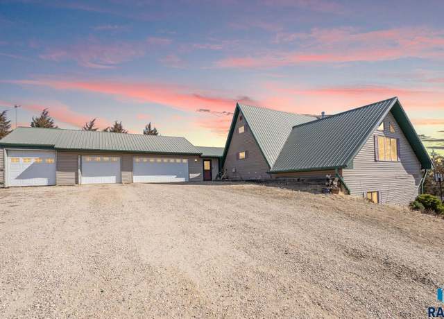 Property at 31780 476th Ave, Elk Point, SD 57025, 4 beds, 3 baths