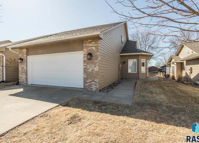 Property at 7219 S Witzke Pl, Sioux Falls, SD 57108, 3 beds, 3 baths