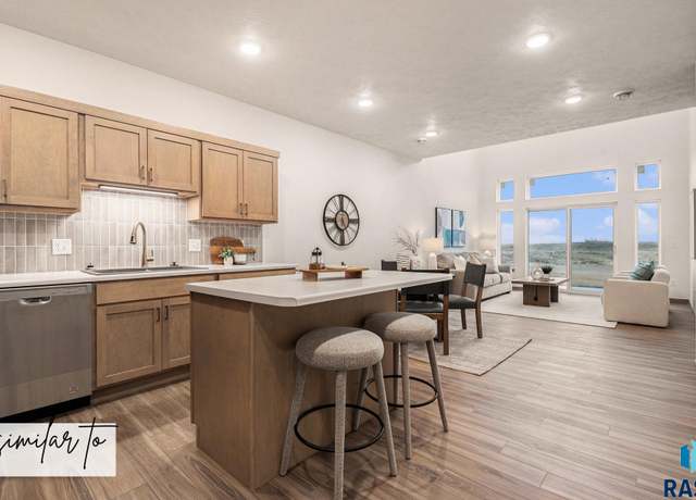 Property at 8010 E Tencate Pl, Sioux Falls, SD 57110, 3 beds, 2.5 baths
