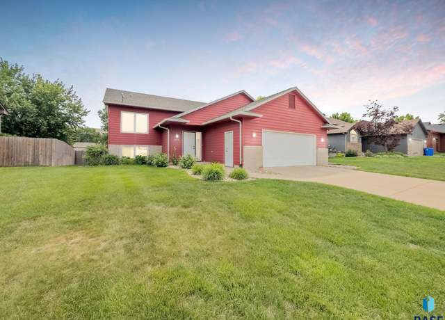 Property at 6212 Mogen Ave, Sioux Falls, SD 57108, 4 beds, 3 baths