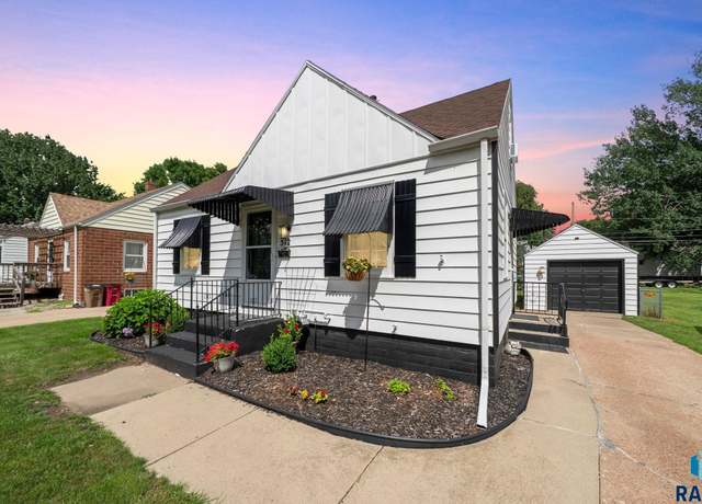 Property at 512 S Hawthorne Dr, Sioux Falls, SD 57104, 3 beds, 1 bath