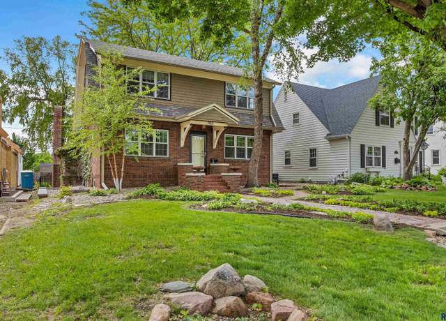 Property at 705 E 21st St, Sioux Falls, SD 57105, 4 beds, 2.5 baths
