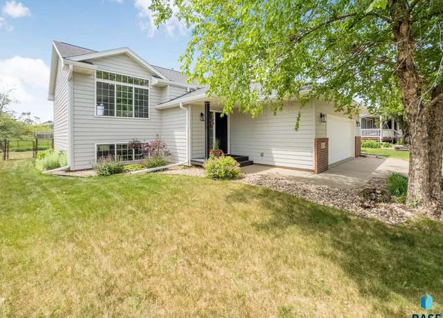 Property at 605 Honeysuckle Dr, Harrisburg, SD 57032-2102, 4 beds, 2 baths