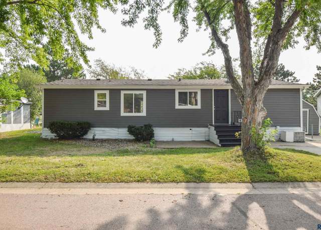 Photo of 1008 S Liberty Pl, Sioux Falls, SD 57106