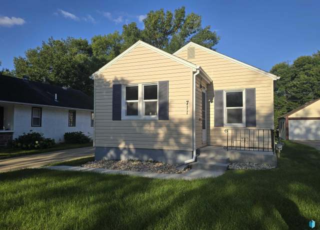 Property at 711 S Lake Ave, Sioux Falls, SD 57104, 1 bed, 1 bath
