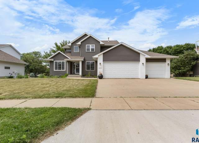 Property at 6304 S Audie Dr, Sioux Falls, SD 57108, 5 beds, 3.5 baths