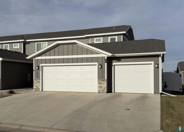 Property at 4418 E Whisper Ridge Pl, Sioux Falls, SD 57108, 2 beds, 1.5 baths