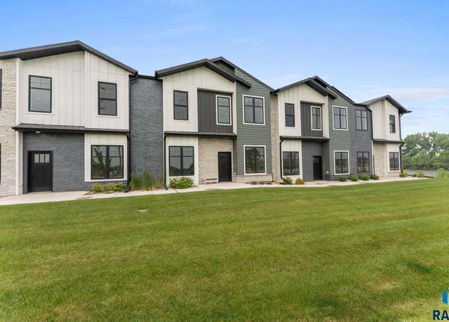 Property at 104 N Bryggen Pl, Sioux Falls, SD 57107, 3 beds, 2.5 baths
