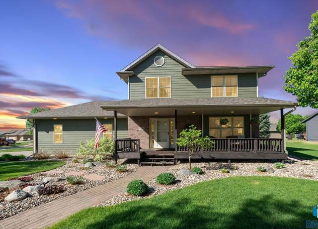 Property at 309 W Ironwood St, Brandon, SD 57005, 5 beds, 3.5 baths