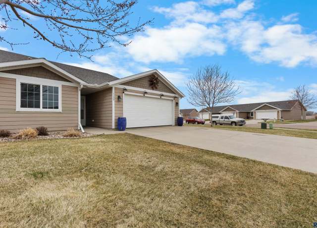 Property at 1129 N Springfield Pl, Sioux Falls, SD 57107, 2 beds, 2 baths