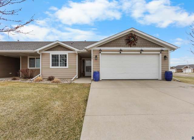 Property at 1129 N Springfield Pl, Sioux Falls, SD 57107, 2 beds, 2 baths