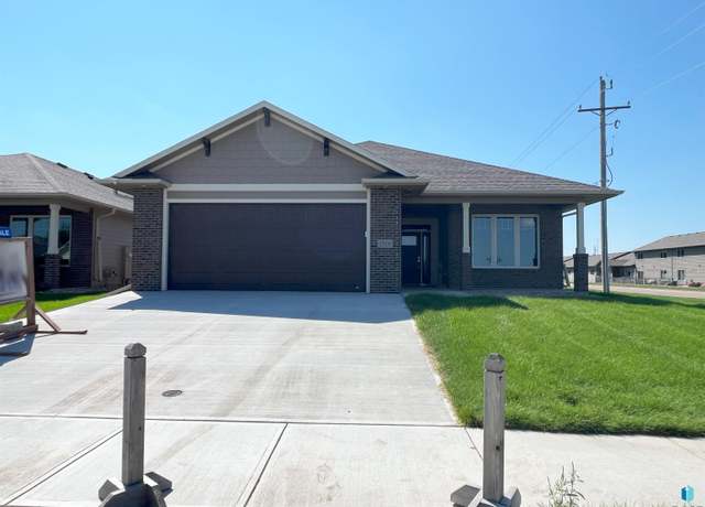 Property at 1501 S Wheatland Ave, Sioux Falls, SD 57106, 2 beds, 2 baths