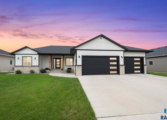 Property at 702 Highland St, Harrisburg, SD 57032, 5 beds, 3 baths