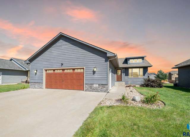Property at 418 Quinn Ave, Harrisburg, SD 57032, 4 beds, 3 baths