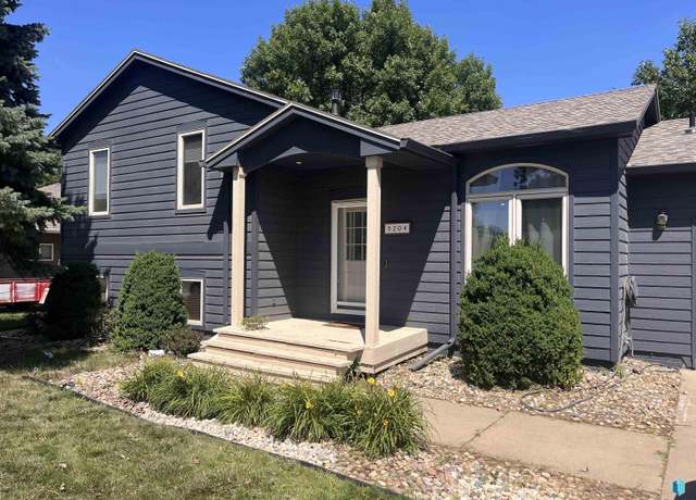 Property at 5204 S Sundowner Ave, Sioux Falls, SD 57106, 4 beds, 2 baths