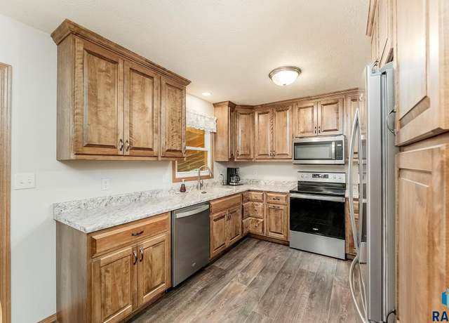 Property at 901 E Maple St, Harrisburg, SD 57032, 3 beds, 2 baths