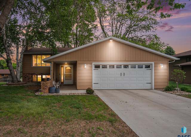 Property at 408 S Yellowstone Dr, Brandon, SD 57005-1624, 4 beds, 2 baths