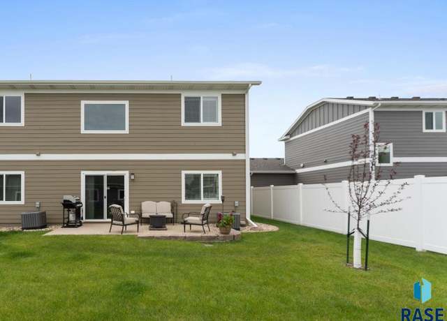 Property at 4500 E Whisper Ridge Pl, Sioux Falls, SD 57108, 3 beds, 2 baths