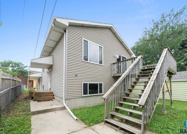 Property at 1612 E 5th St, Sioux Falls, SD 57103, 3 beds, 2 baths