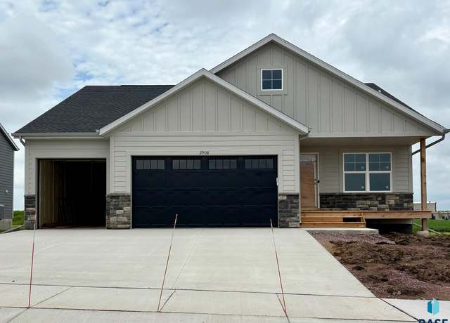 Property at 2908 S Copper Creek Ave, Sioux Falls, SD 57110, 5 beds, 3 baths