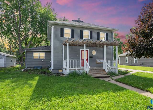 Property at 606 N 3rd St, Beresford, SD 57004, 3 beds, 1.5 baths