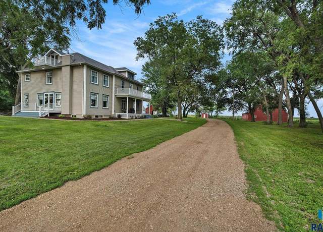 Property at 28128 462nd Ave, Davis, SD 57021, 4 beds, 3 baths