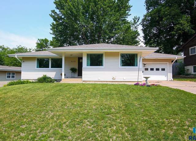 Property at 2112 E Allen Dr, Sioux Falls, SD 57103, 3 beds, 2 baths