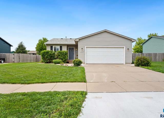 Property at 407 Augustana Ave, Harrisburg, SD 57032, 3 beds, 2 baths