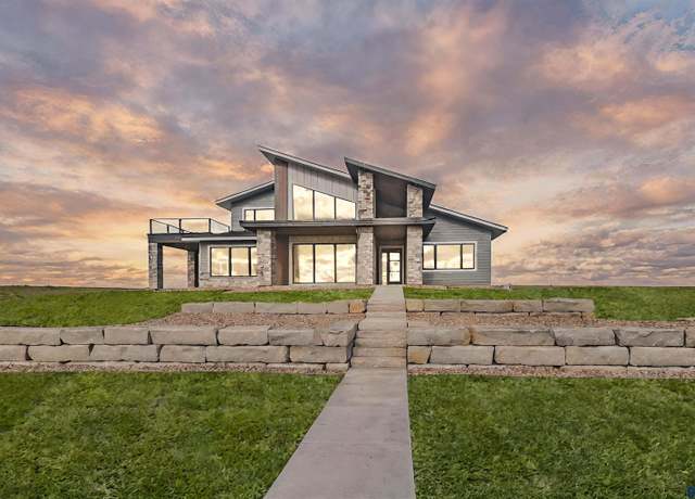 Property at 6776 Zimmermann Dr, Wentworth, SD 57075, 5 beds, 3.5 baths