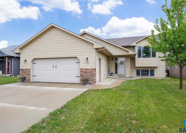Property at 428 N Perry Ln, Harrisburg, SD 57032, 3 beds, 2 baths