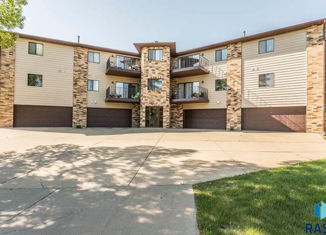 Property at 4601 W Custer Ln #203, Sioux Falls, SD 57106, 3 beds, 2 baths