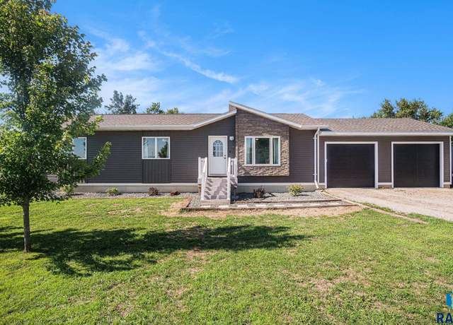 Property at 308 Dows St, Garretson, SD 57030, 3 beds, 2 baths