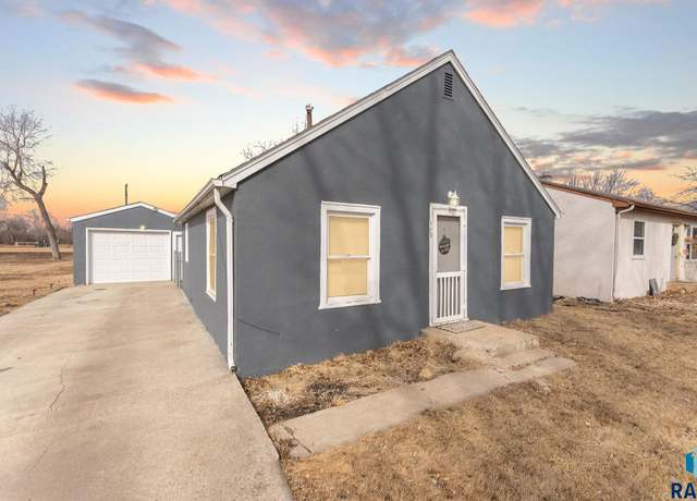 Property at 110 W Rose St, Sioux Falls, SD 57105, 2 beds, 1 bath