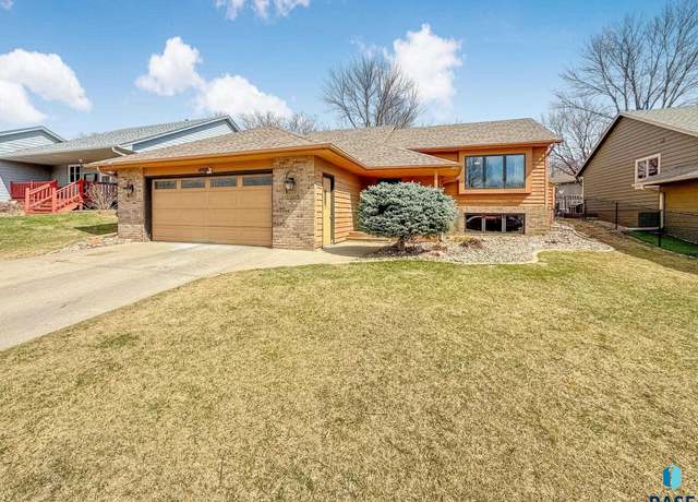 Property at 4916 E Fernwood Dr, Sioux Falls, SD 57110, 3 beds, 2 baths