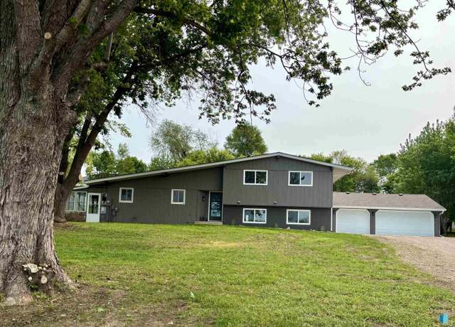Property at 1000 N Six Mile Rd, Sioux Falls, SD 57110, 4 beds, 3 baths