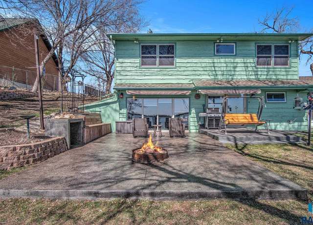 Property at 6111 Dakota Ave, Madison, SD 57042, 4 beds, 2 baths