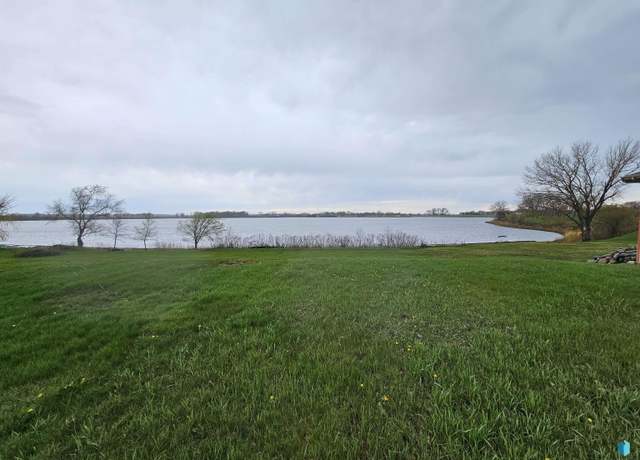 Property at 197 Lake Ridge Dr, Wentworth, SD 57075