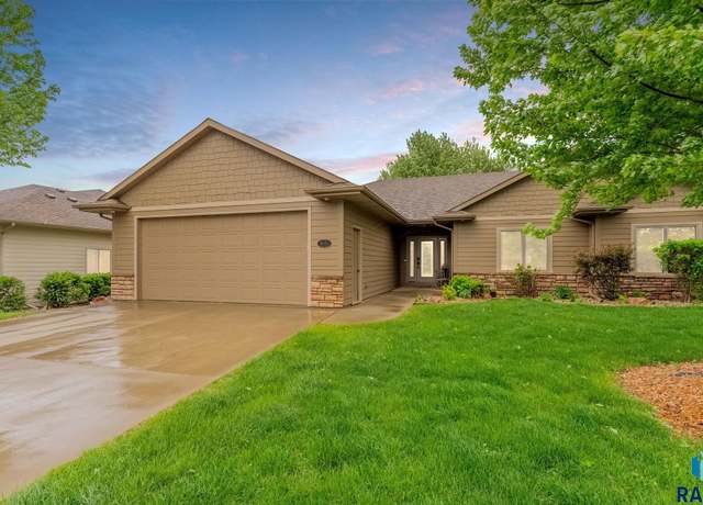 Property at 5616 S Shadow Wood Pl, Sioux Falls, SD 57108, 3 beds, 3 baths
