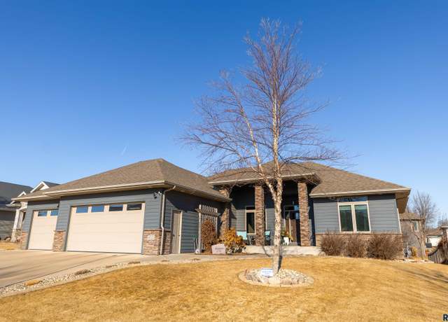 Property at 8712 E Sassafras St, Sioux Falls, SD 57110, 5 beds, 3.5 baths