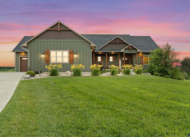 Property at 27061 Saddlerock Pl, Harrisburg, SD 57032, 6 beds, 3.5 baths