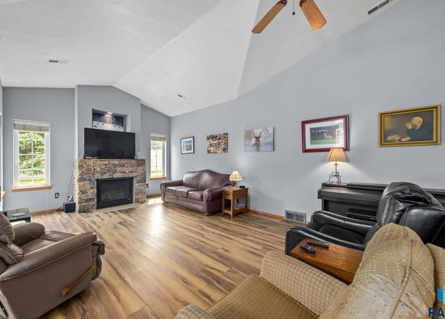 Property at 7200 S Hoffman Pl, Sioux Falls, SD 57108, 2 beds, 2 baths