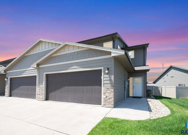 Property at 5501 S Seville Pl, Sioux Falls, SD 57108, 3 beds, 2.5 baths
