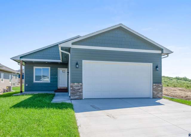 Property at 6100 N Seubert Ave, Sioux Falls, SD 57104, 4 beds, 3 baths