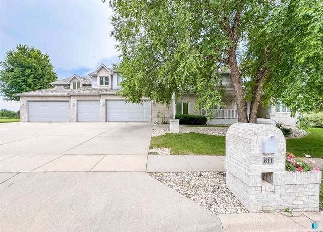 Property at 611 E 61st St, Sioux Falls, SD 57108, 7 beds, 6 baths