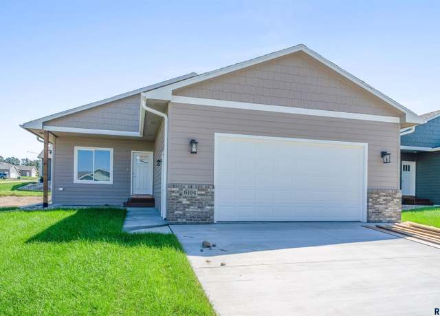 Property at 6104 N Seubert Ave, Sioux Falls, SD 57104, 4 beds, 3 baths