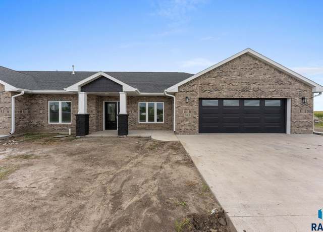 Property at 963 Thomas Dr, Centerville, SD 57014, 3 beds, 2 baths