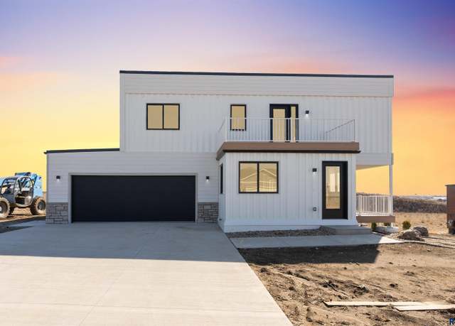 Property at 1901 E Wallin Cir, Sioux Falls, SD 57104, 4 beds, 2.5 baths