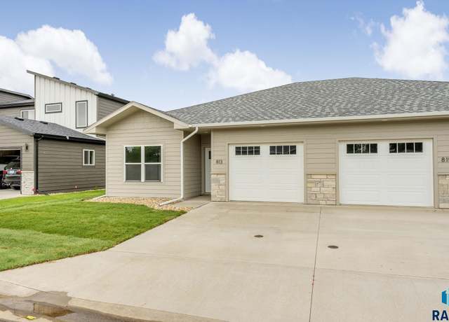 Property at 813 N Marquette Pl, Sioux Falls, SD 57110, 2 beds, 1 bath