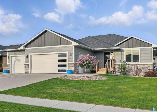 Property at 4016 S Home Plate Ave, Sioux Falls, SD 57110, 4 beds, 3 baths