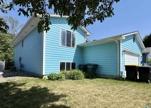 Property at 608 S Cleveland Ave, Sioux Falls, SD 57103, 4 beds, 2 baths